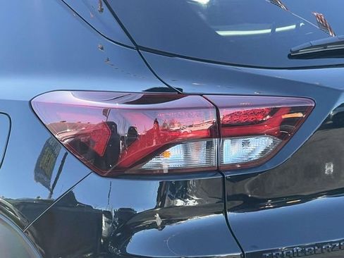 Used 2023 Chevrolet TrailBlazer RS w/ Sun and Liftgate Package image 10