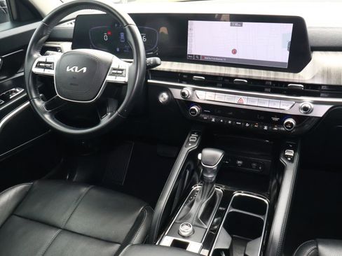 Used 2024 Kia Telluride EX w/ EX Captain's Chair Package FWD image 10