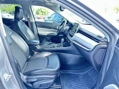Used 2022 Jeep Compass Latitude w/ Convenience Group AWD/4WD image 17