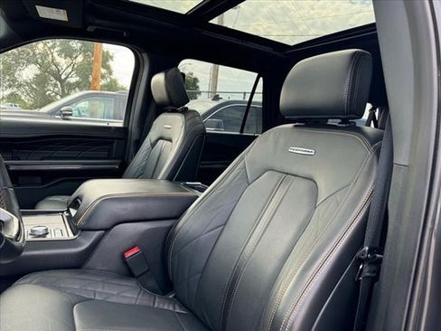 Used 2022 Ford Expedition Max Platinum AWD/4WD image 4