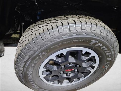 New 2025 Toyota Tacoma TRD Off-Road image 10