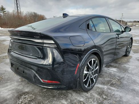 Used 2024 Toyota Prius Prime SE image 5