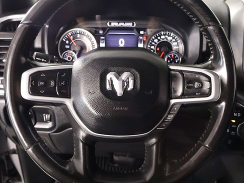 Used 2022 RAM 1500 Big Horn AWD/4WD image 3