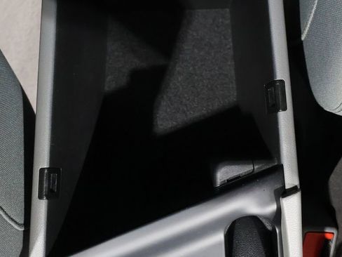 Used 2021 Hyundai Elantra SE image 29