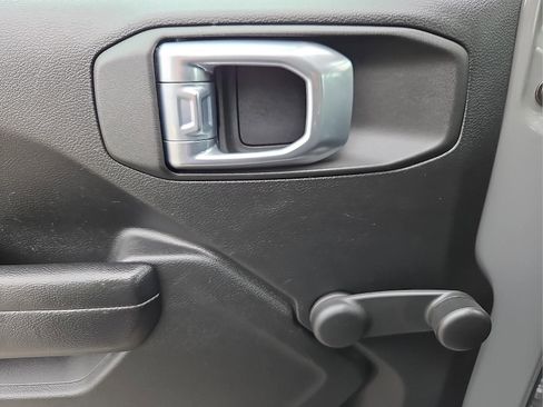 Used 2021 Jeep Wrangler Unlimited Sport image 13