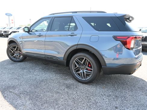 New 2026 Ford Explorer ST-Line w/ ST-Line Street Pack RWD image 7