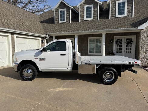 Used 2015 RAM 3500 Tradesman w/ Power & Remote Entry Group image 3