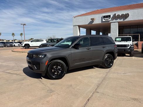 New 2026 Jeep Grand Cherokee Altitude AWD/4WD image 1