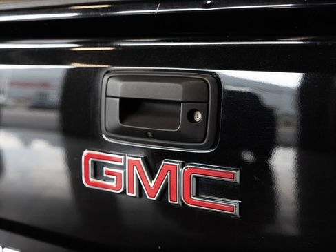 Used 2017 GMC Sierra 2500 Denali w/ Duramax Plus Package AWD/4WD image 9