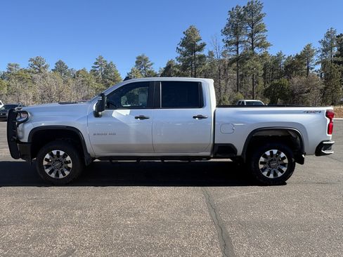 Used 2021 Chevrolet Silverado 2500 Custom w/ Custom Value Package image 8