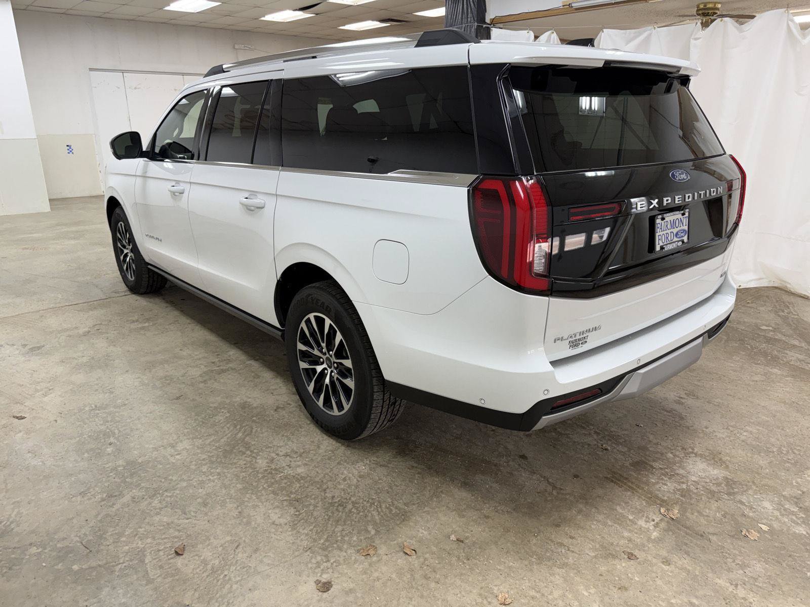Used 2025 Ford Expedition Max Platinum AWD/4WD image 11