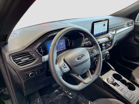 Used 2025 Ford Escape ST-Line FWD image 9