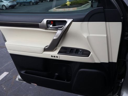 Used 2021 Lexus GX 460 Premium w/ Accessory Package image 37