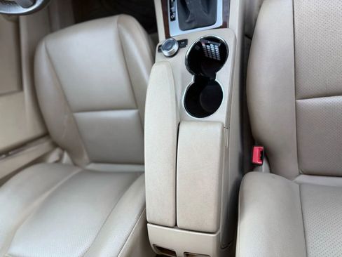 Used 2010 Mercedes-Benz GLK 350 4MATIC image 26