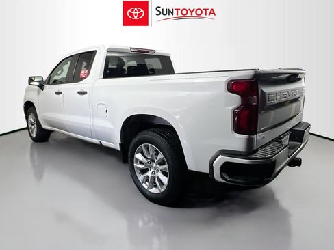 Used 2020 Chevrolet Silverado 1500 Custom w/ Custom Value Package image 6