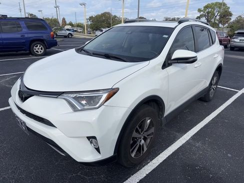 Used 2018 Toyota RAV4 XLE image 1