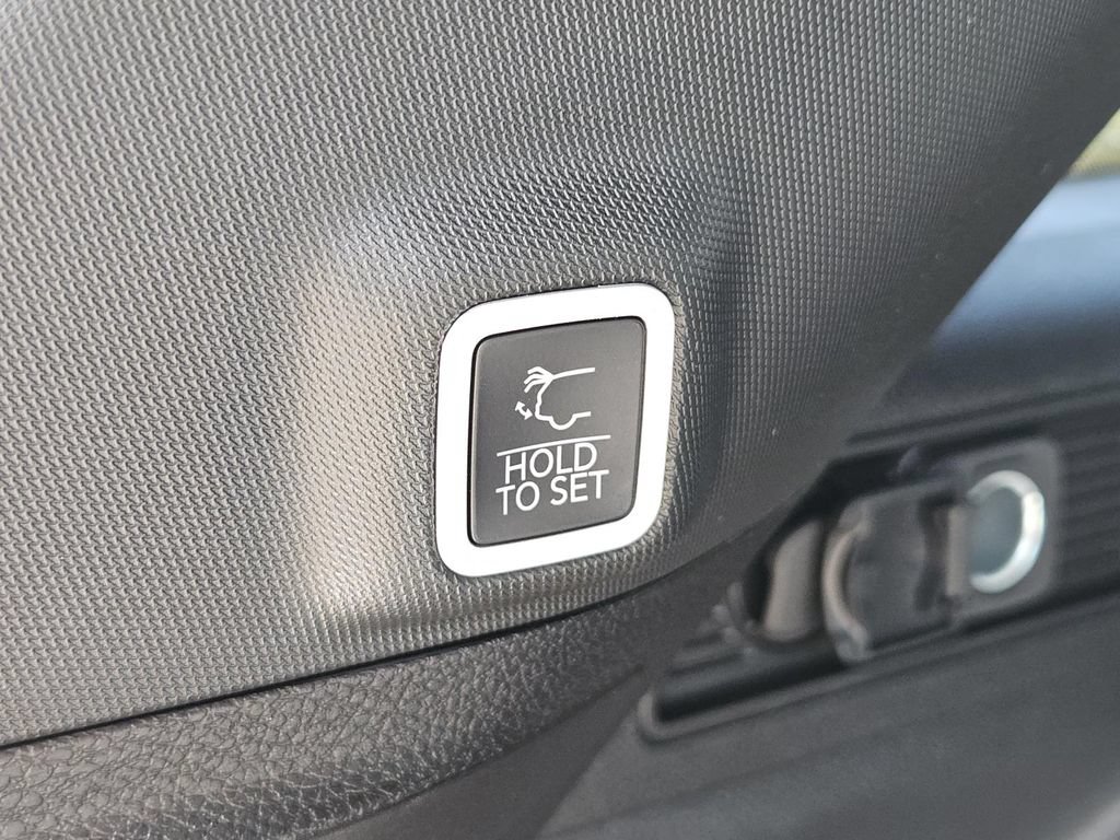 New 2026 Jeep Grand Cherokee Limited AWD/4WD image 9