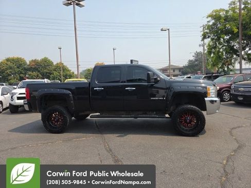 Used 2009 Chevrolet Silverado 2500 LTZ w/ Safety Package AWD/4WD image 6