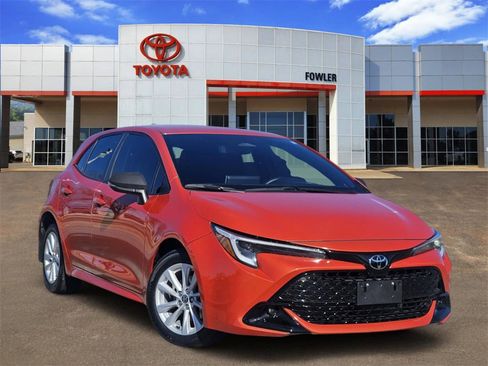 Used 2025 Toyota Corolla SE image 1