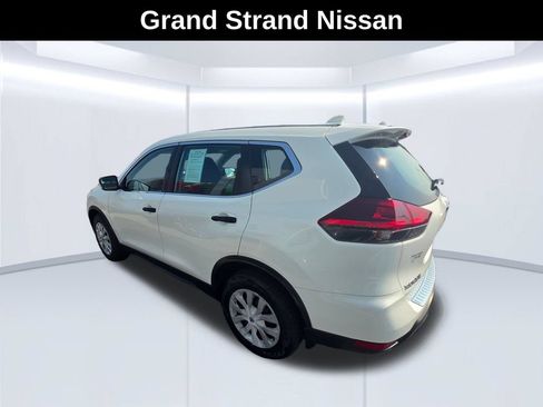 Used 2018 Nissan Rogue S FWD image 3