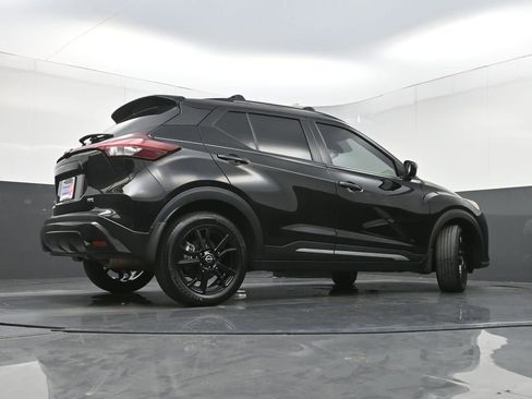 Used 2023 Nissan Kicks SR w/ SR Premium Package FWD image 31