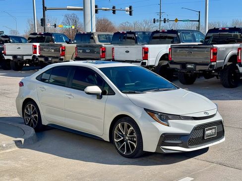 Used 2020 Toyota Corolla XSE image 7