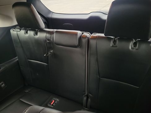 Used 2021 Toyota Highlander Platinum image 11