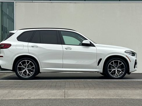 Used 2022 BMW X5 sDrive40i w/ M Sport Package RWD image 2