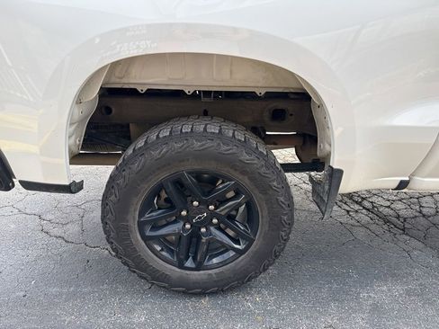 Used 2023 Chevrolet Silverado 1500 LT Trail Boss image 12