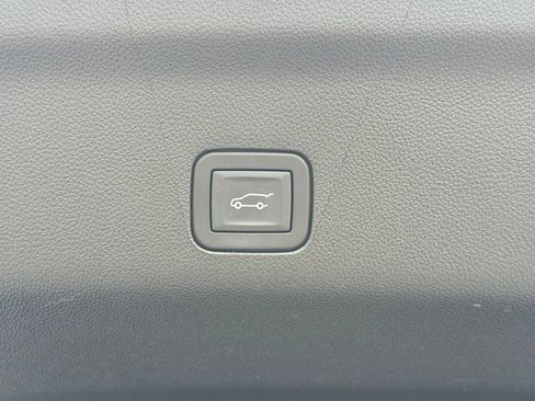 Used 2025 GMC Yukon Denali w/ Sun & Power Step Package AWD/4WD image 30