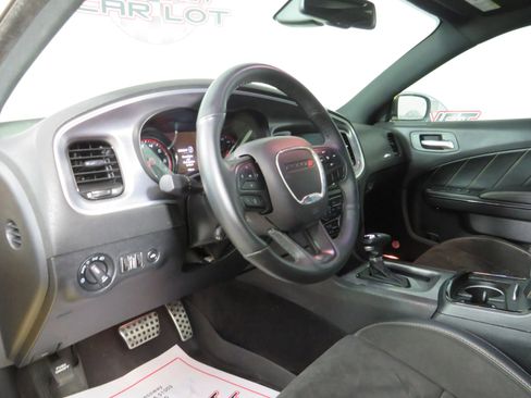 Used 2017 Dodge Charger R/T image 10