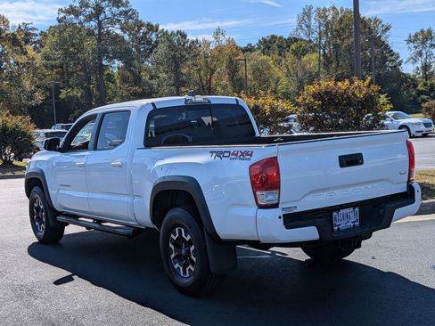 Used 2017 Toyota Tacoma 4x4 Double Cab image 7