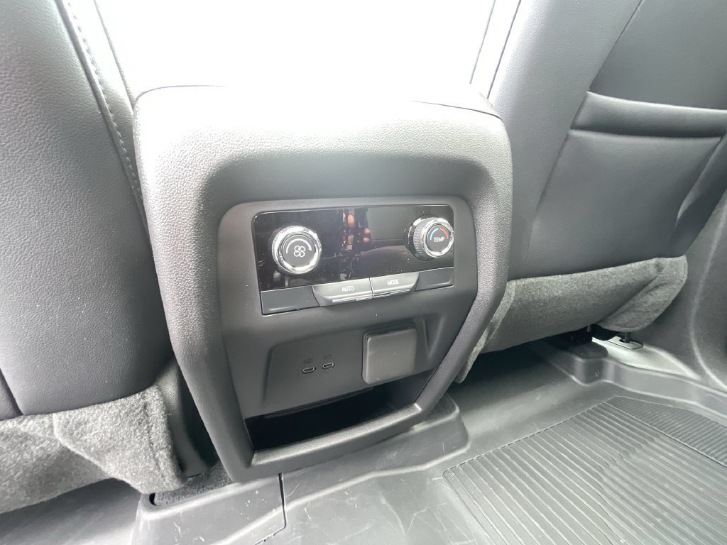 Certified 2025 Chevrolet Traverse Z71 w/ Enhanced Driving Package AWD/4WD image 22