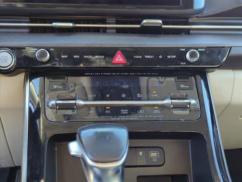 Used 2022 Kia Carnival SX image 22