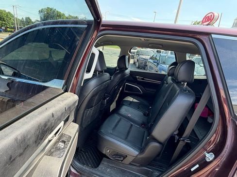 Used 2020 Kia Telluride LX AWD/4WD image 14