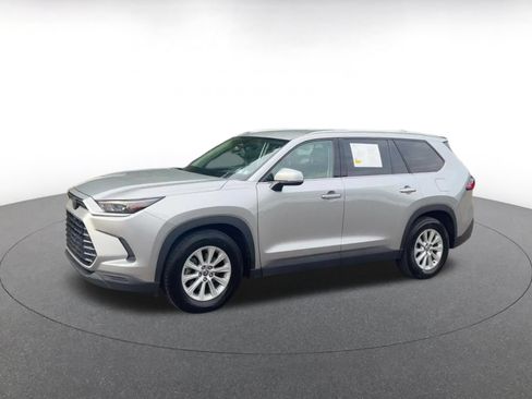 Used 2025 Toyota Grand Highlander FWD image 7