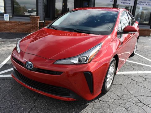 Used 2022 Toyota Prius LE FWD image 2