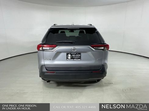 Used 2020 Toyota RAV4 XLE Premium FWD image 7