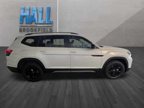 New 2026 Volkswagen Atlas Peak Edition AWD/4WD image 6