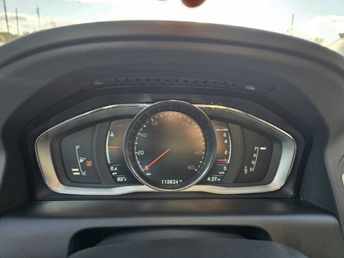 Used 2016 Volvo XC60 T5 Premier image 9