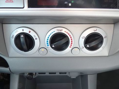 Used 2010 Toyota Tacoma 4x4 Double Cab image 30