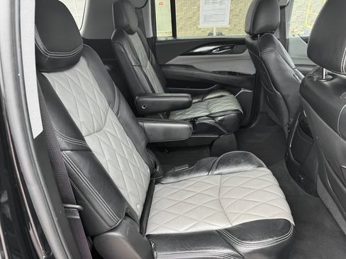 Used 2017 Cadillac Escalade ESV Premium Luxury AWD/4WD image 31