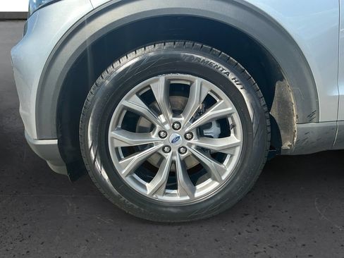 Certified 2022 Ford Explorer XLT w/ Equipment Group 202A RWD image 13