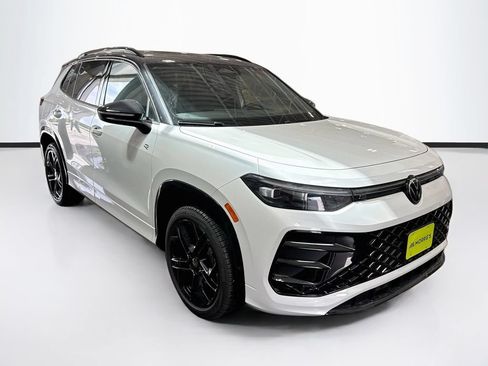New 2026 Volkswagen Tiguan SE R-Line AWD/4WD image 3