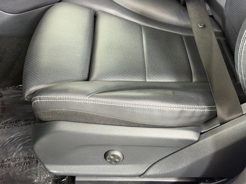 Used 2019 Mercedes-Benz GLC 300 4MATIC image 15