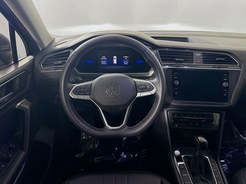 Certified 2023 Volkswagen Tiguan SE w/ Panoramic Sunroof Package image 20