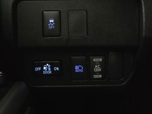 Used 2023 Toyota Tacoma TRD Sport w/ Technology Package image 29