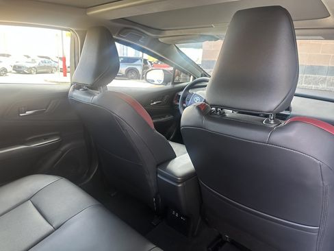 Used 2024 Toyota Prius Prime Premium FWD image 33