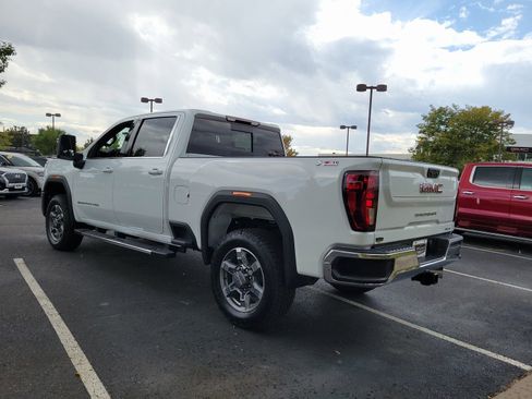 New 2026 GMC Sierra 2500 SLE w/ SLE Value Package; AWD/4WD image 5