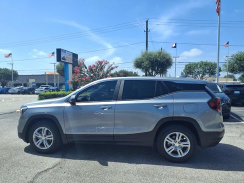 Used 2024 GMC Terrain SLE FWD image 24